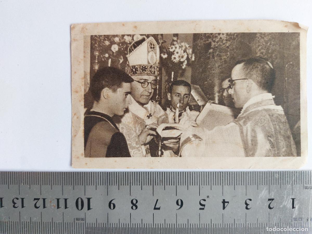 Postales: Estampa con ceremonia religiosa y obispo en Valencia