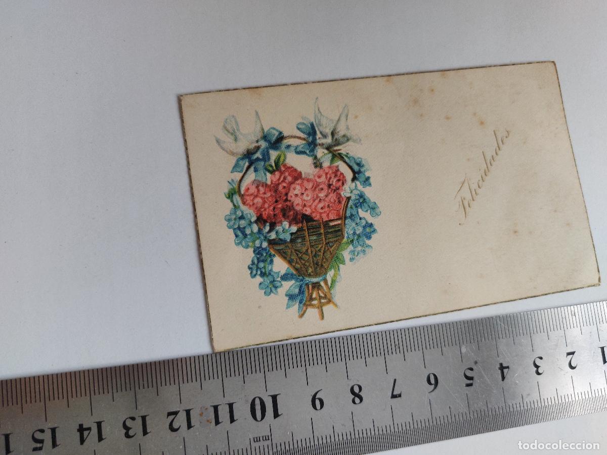 Postales: Estampa de felicitaciones con dise&ntilde;o de flores