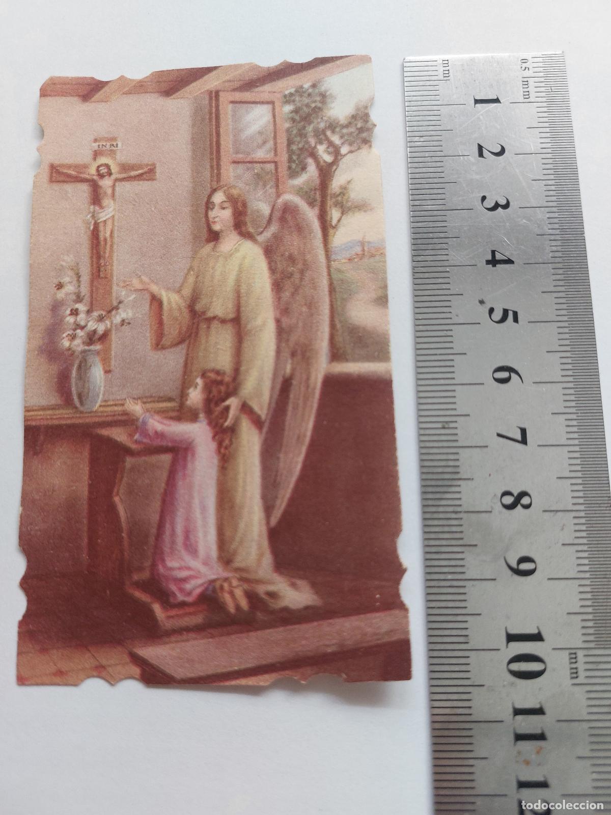 Postales: Estampa con ilustraci&oacute;n de &aacute;ngel y ni&ntilde;o orando ante el crucifijo