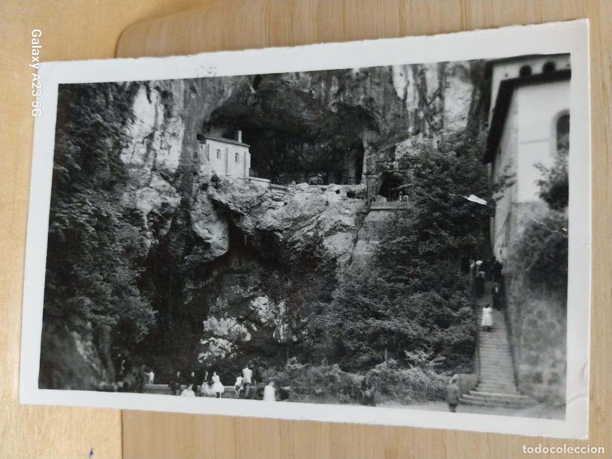 Postales: ESCALERA DE LA PROMESA GRUTA COVADONGA ED GARRABELLA 11 CIRCULADA A&Ntilde;O 1953