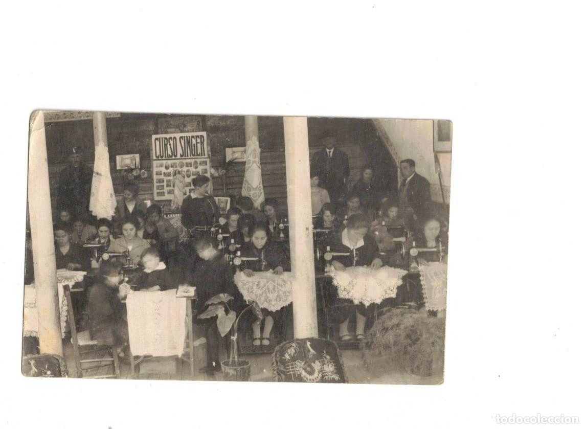 Postales: LOGRO&Ntilde;O. CURSO M&Aacute;QUINAS DE COSER SINGER