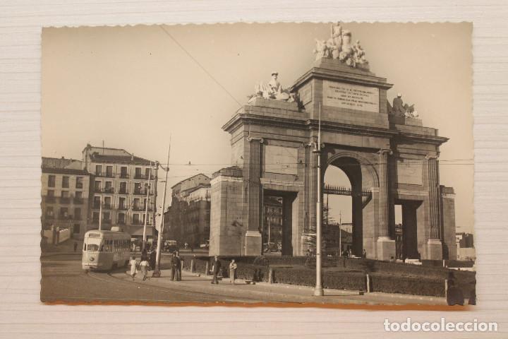 Postales: POSTAL MADRID, PUERTA DE TOLEDO, DOM&Iacute;NGUEZ - Foto 1