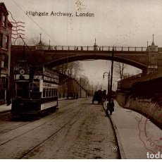 Postales: REAL PHOTO POSTCARD HIGHGATE ARCHWAY LONDON TRAM TRAMWAY TRANVIA. Lote 363578065