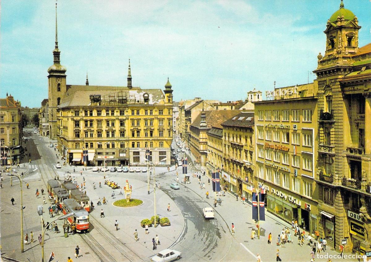 Postales: Postal de Brno, Plaza de la Libertad con Tranv&iacute;as y Edificios