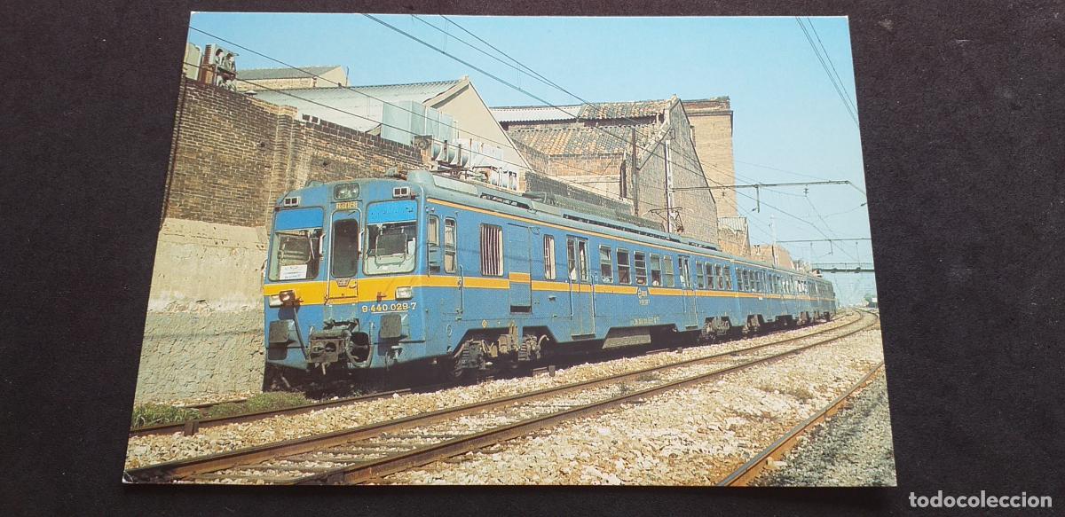 Postales: TRENES-V18-II-NO ESCRITA-150X105mm.-UNIDAD ELECTRICA 440...CERCANIAS BARCELONA...