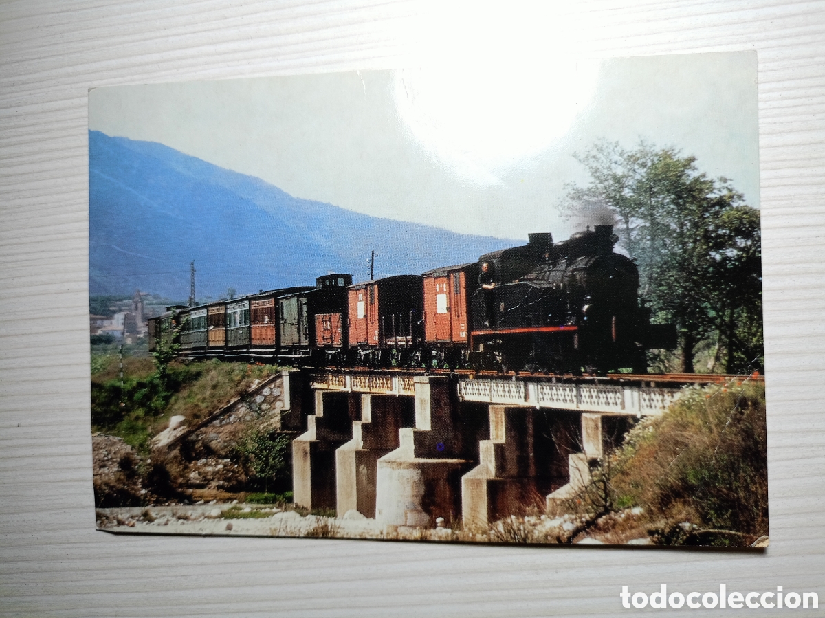 Postales: F.C. Olot - Girona. Tren mixto remolcado por una locomotora