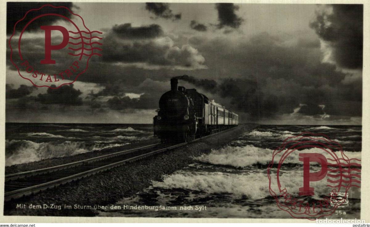 Cartoline: RPPC CARTE PHOTO INSEL SYLT. D-Zug im Sturm auf dem Hindenburgdamm TRAIN TREN CHEMIN DE FER RAILWAY