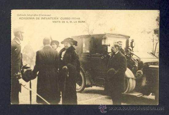 Postales: Postal de familias reales: Academia de Infanteria, Visita de S.M. la Reina (Gab.Fot.Carmona) - Foto 1 - 32677515