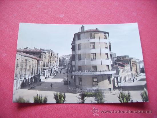 Postales: CALAHORRA -BANCO SANTANDER Y CALLE MARTIRES- - Foto 1