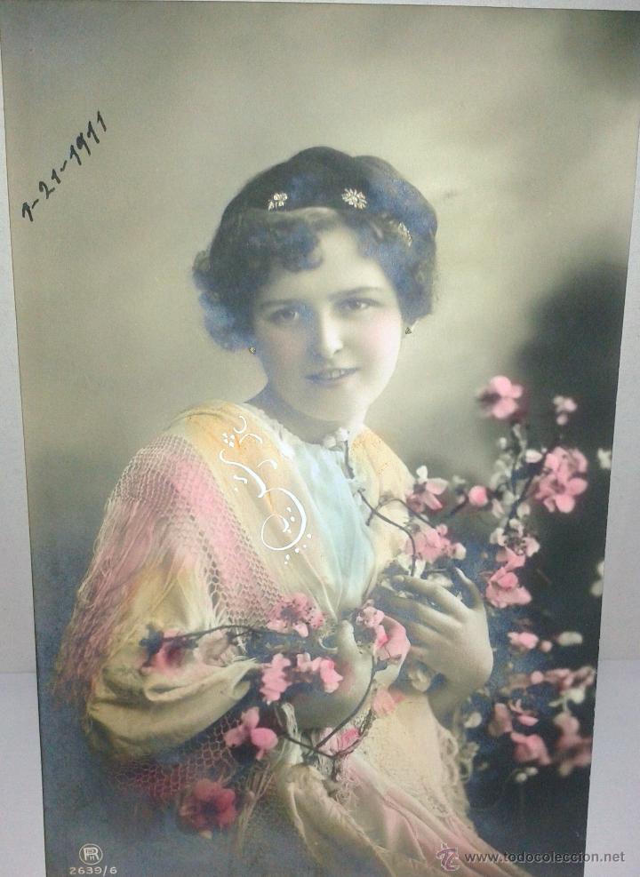Postcards: PRECIOSA POSTAL ANTIGUA DE CHICA CON RAMO DE FLORES DEL A&Ntilde;O 1911