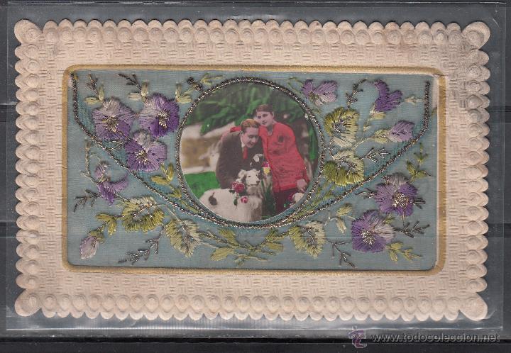 Postcards: POSTAL TROQUELADA O CON RELIEVE (MATRIMONIO CON PERRO Y FLORES)