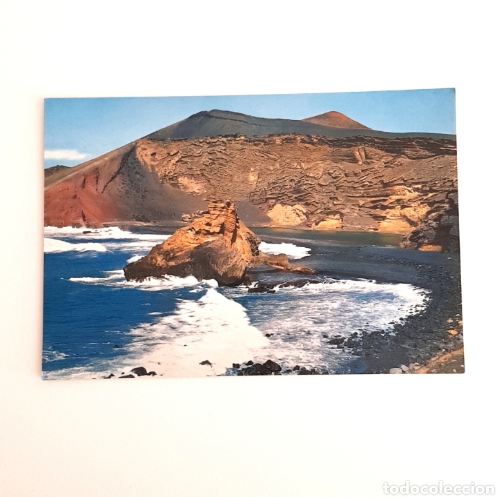 Postkarten: TARJETA POSTAL NESCRITA - N&deg;3317,LANZAROTE - CRATER DE VOLCAN - EL GOLFO