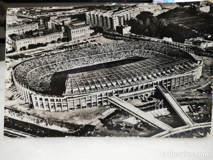 Postales: Vista del estadio del C. de F. Barcelona. - Foto 3