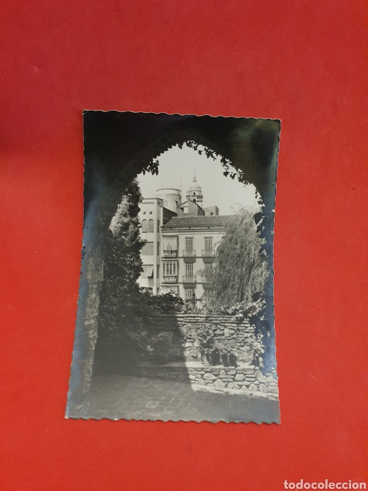 Postales: M&aacute;laga.Arco de entrada a la Alcazaba.1960.Circulada. - Foto 1