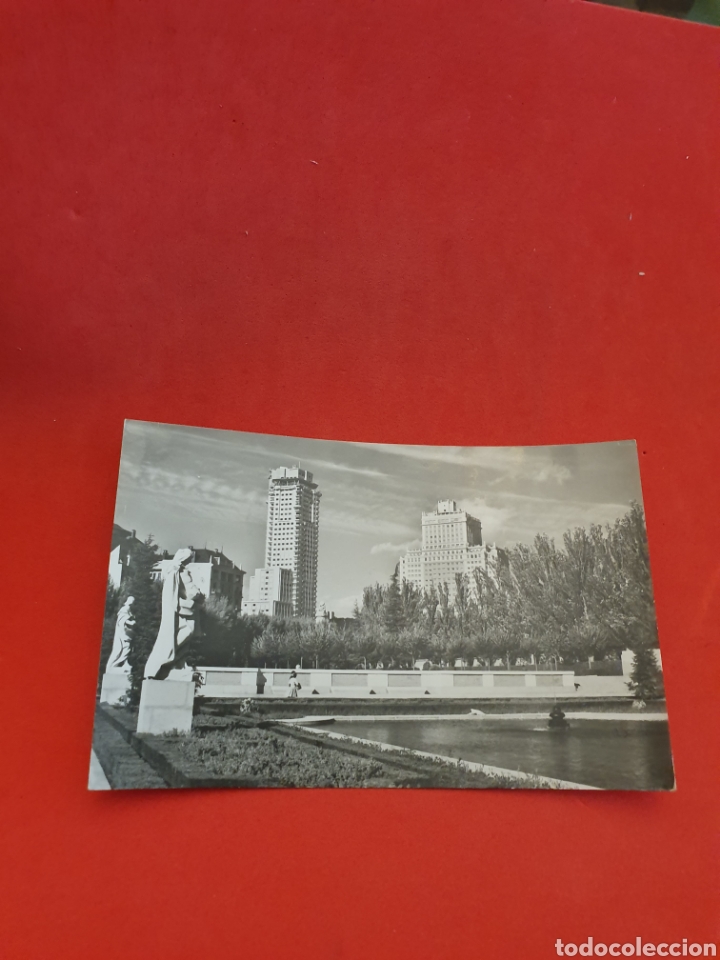 Postales: Madrid.Jardines de Sabatini.Circulada.1961. - Foto 1