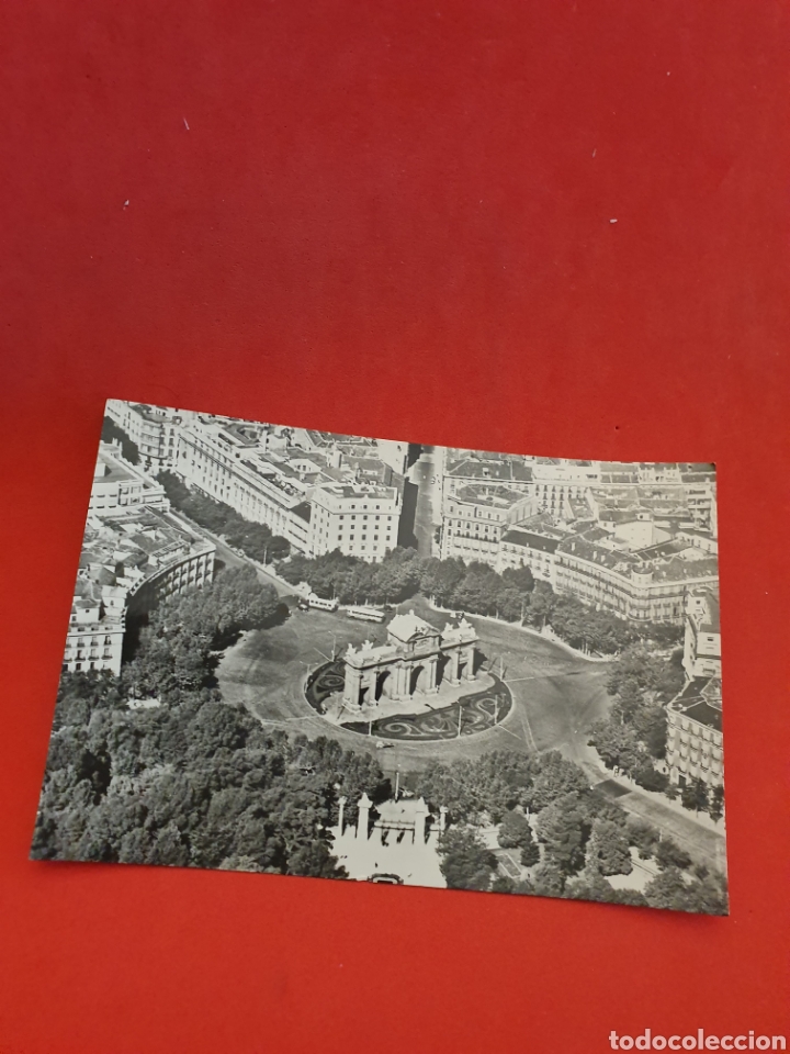 Postales: Madrid.Puerta de Alcala.Circulada. - Foto 1