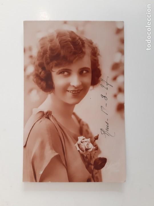 Postais: POSTAL ANTIGUA MUJER