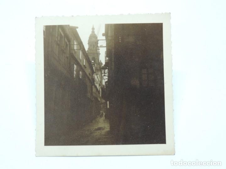 Cartoline: FOTOGRAFIA DE VISTA DE UNA CALLE CON TORRE AL FONDO, FOTO CASA ROS, MIDE 10 X 9,5 CMS.