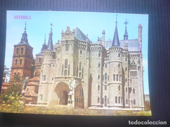 Postales: Astorga-Palacio de Gaud&iacute;, Museo de los Caminos.