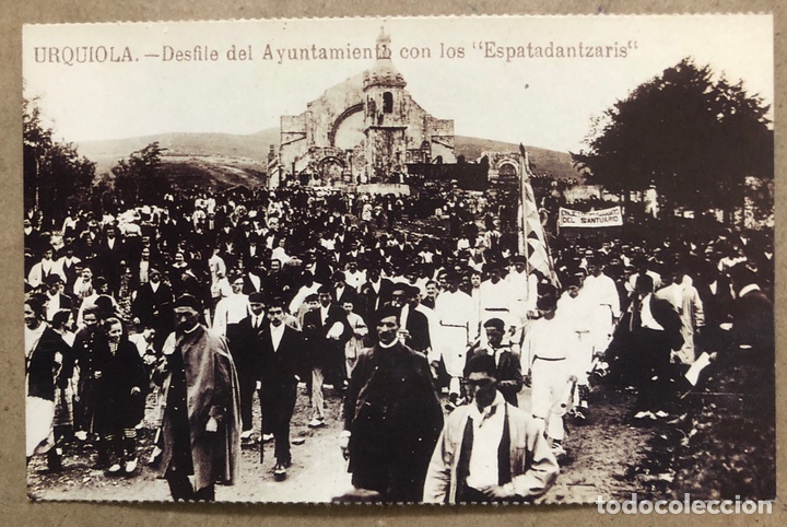 Cartoline: URQUIOLA, DESFILE DEL AYUNTAMIENTO CON ESPATADANTZARIS. POSTAL SIN CIRCULAR COLECCI&Oacute;N