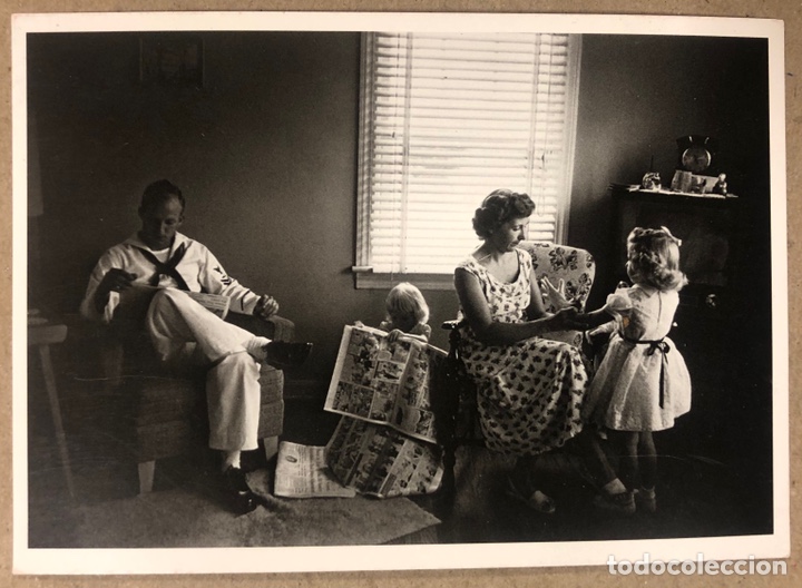 Cartes Postales: EVE ARNOLD &ldquo;SAILOR&rsquo;S FAMILY NEWPORT NEWS (VIRGINIA 1956)&rdquo;. POSTAL SIN CIRCULAR FOTOFOLIO.