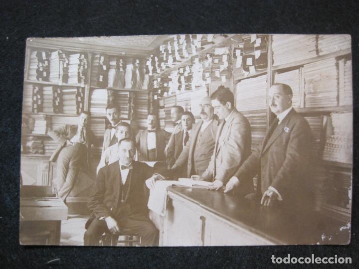 Postales: TIENDA CON TELAS-FOTOGRAFICA-GUILLEMINOT-POSTAL ANTIGUA-(81.104)