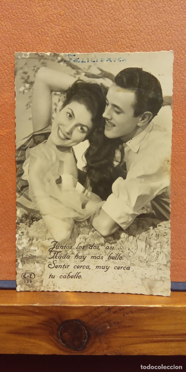 Cartes Postales: PAREJA. FELICIDADES. VINTAGE. BONITA POSTAL. CIRCULADA