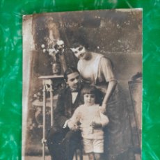 Postales: TARRASA 1917 FAMILIA PAREJA SECRETARIO ARENYS FOTOGRAFÍA ESCRITA BLANCO NEGRO TARJETA POSTAL ANTIGUA