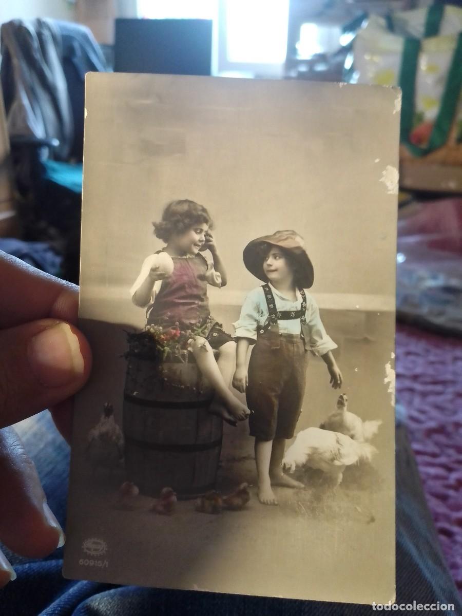 Postcards: Ni&ntilde;os