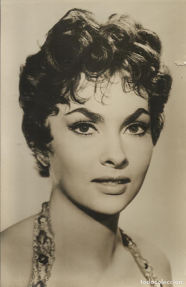 Cartoline: Gina Lollobrigida. Ediciones J. R. B. 79/10. 14x9 cm.