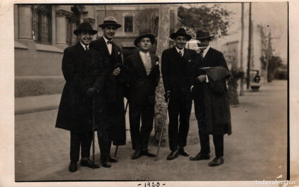 Postales: postal fotogr&aacute;fica 1920 grupo de amigos sin circular