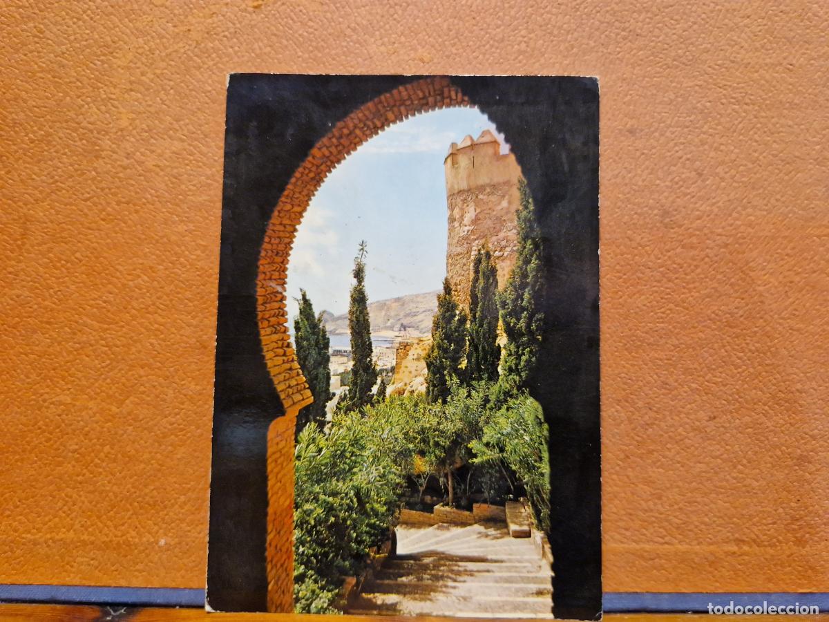 Postales: BONITA POSTAL CIRCULADA. ALMERIA. ENTRADA A LA ALCAZABA