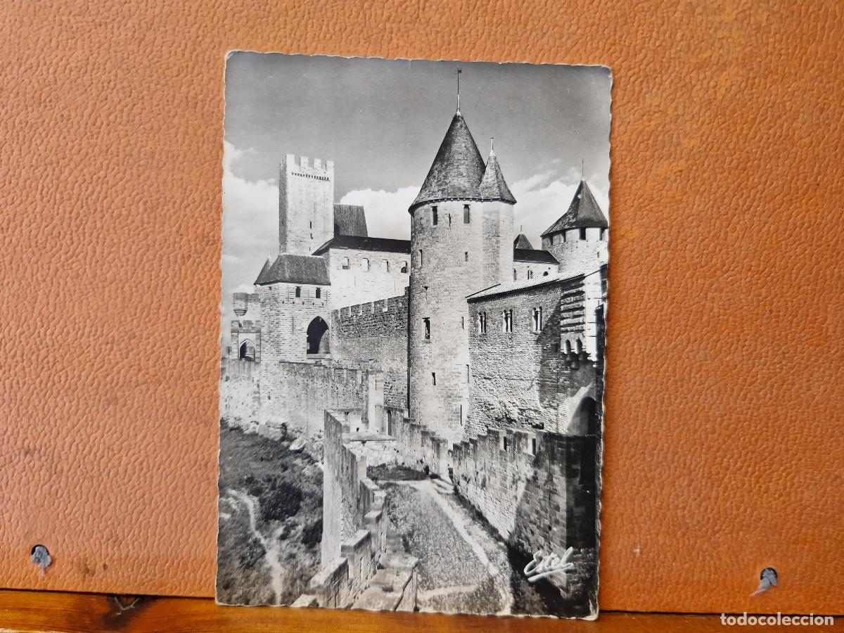 Cartes Postales: BONITA POSTA NUEVA. CITE DE CARCASSONNE. LA MONT&Eacute;E DE LA PORTE D'AUDE