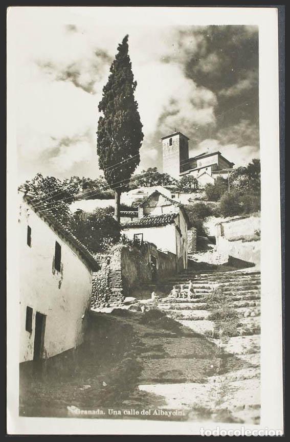 Postales: Granada. GRANADA. Una calle del Albaycin. - Foto 1