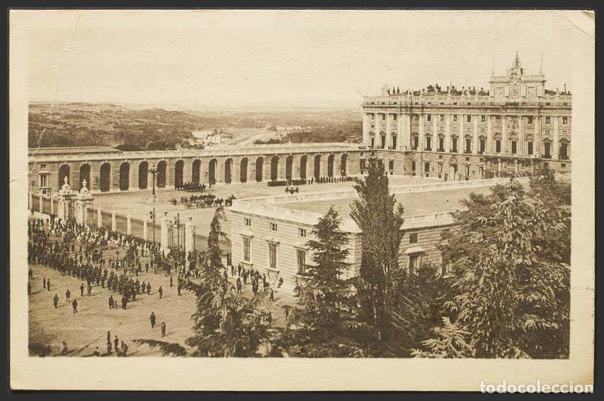 Postales: Madrid. MADRID. Palacio Real. Relevo de la Guardia. - Foto 1