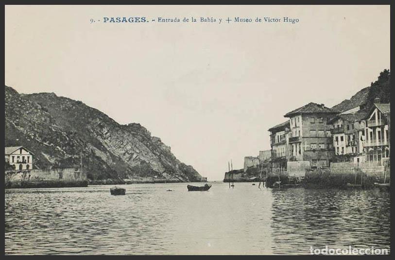 Postales: Guip&uacute;zcoa. PASAJES DE SAN JUAN. Entrada de la Bah&iacute;a y Museo de V&iacute;ctor Hugo.
