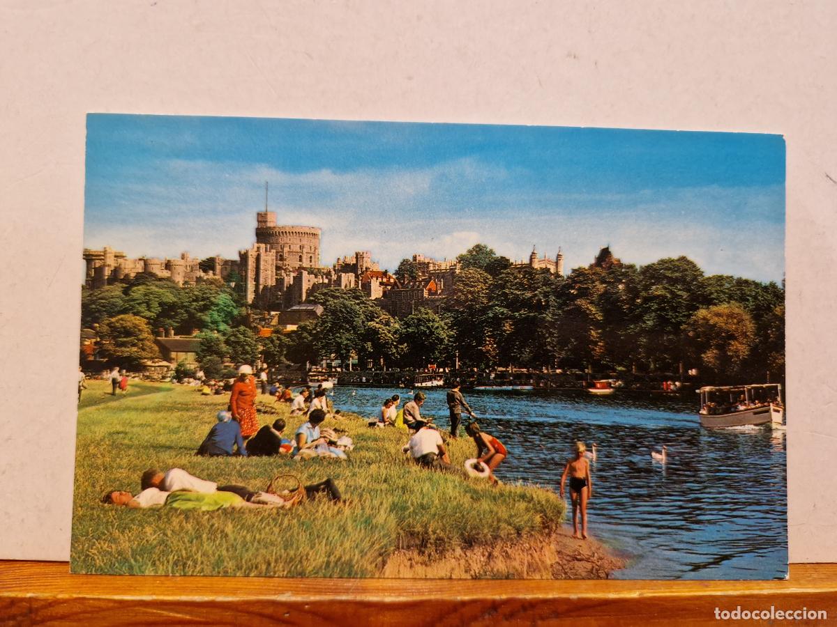 Cartes Postales: BONITA POSTAL NUEVA. THA CASTLE FROM THE THAMES, WINDSOR