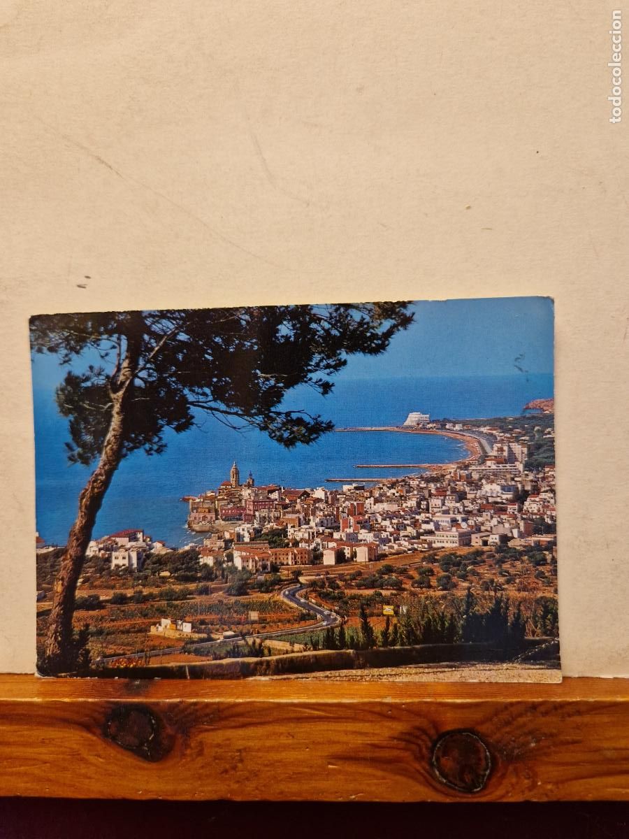 Postales: BONITA POSTAL CIRCULADA. SITGES. VISTA GENERAL - Foto 1