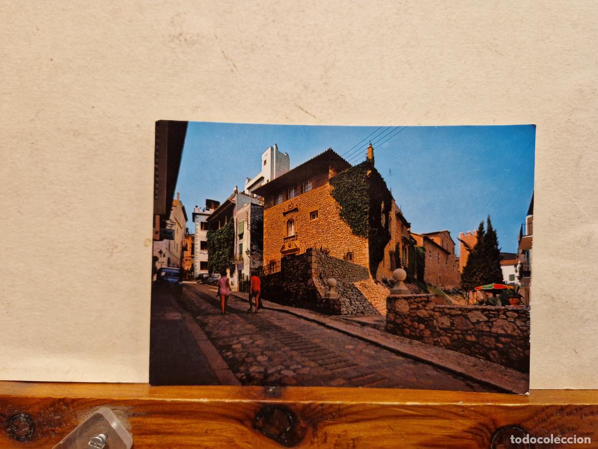 Postales: BONITA POSTAL CIRCULADA. SITGES. CALLE DEVALLADA - Foto 1