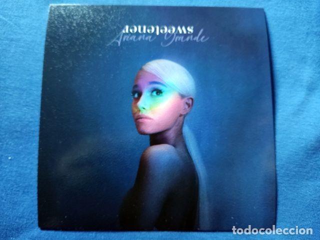 Postales: POSTAL COVER MUSICA SWETENER ARIANA GRANDE 12,5x12,5 CARTON GRANULADO TRASERA BLANCA