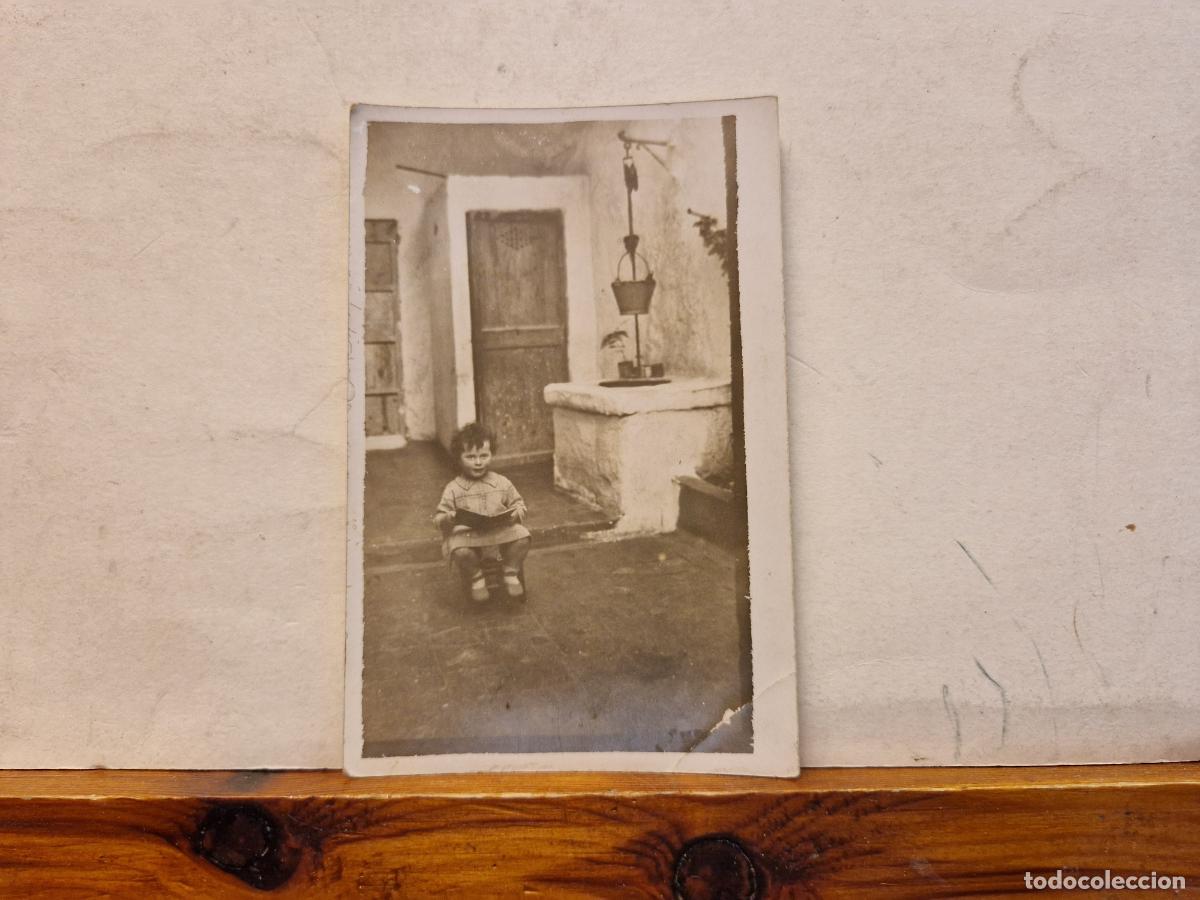 Postcards: BONITA POSTAL CIRCULADA. NI&Ntilde;A LEYENDO LIBRO