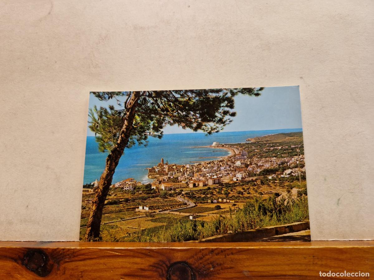 Postales: BONITA POSTAL CIRCULADA. SITGES. VISTA GENERAL. - Foto 1