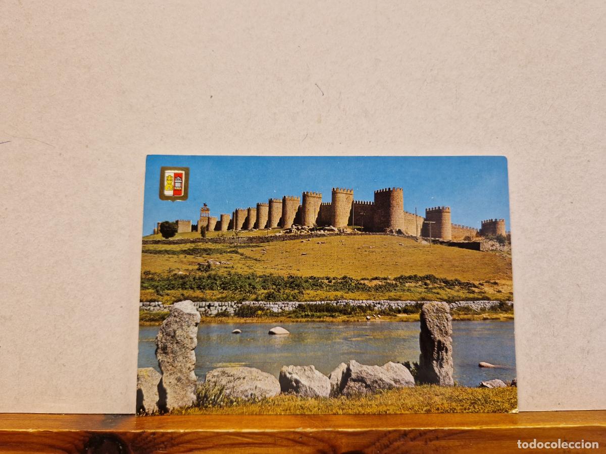 Postkarten: BONITA POSTAL CIRCULADA. AVILA. RIO DE ADAJA Y MURALLLAS.