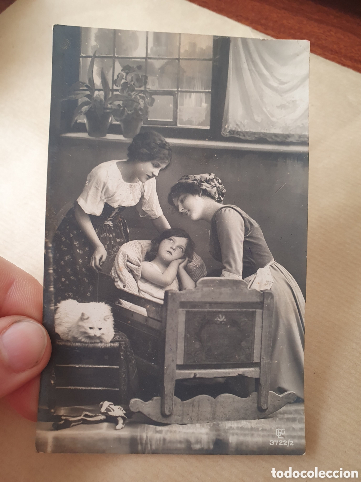 Postcards: Postal mujeres y ni&ntilde;a. Pps. S. XX. (L107)