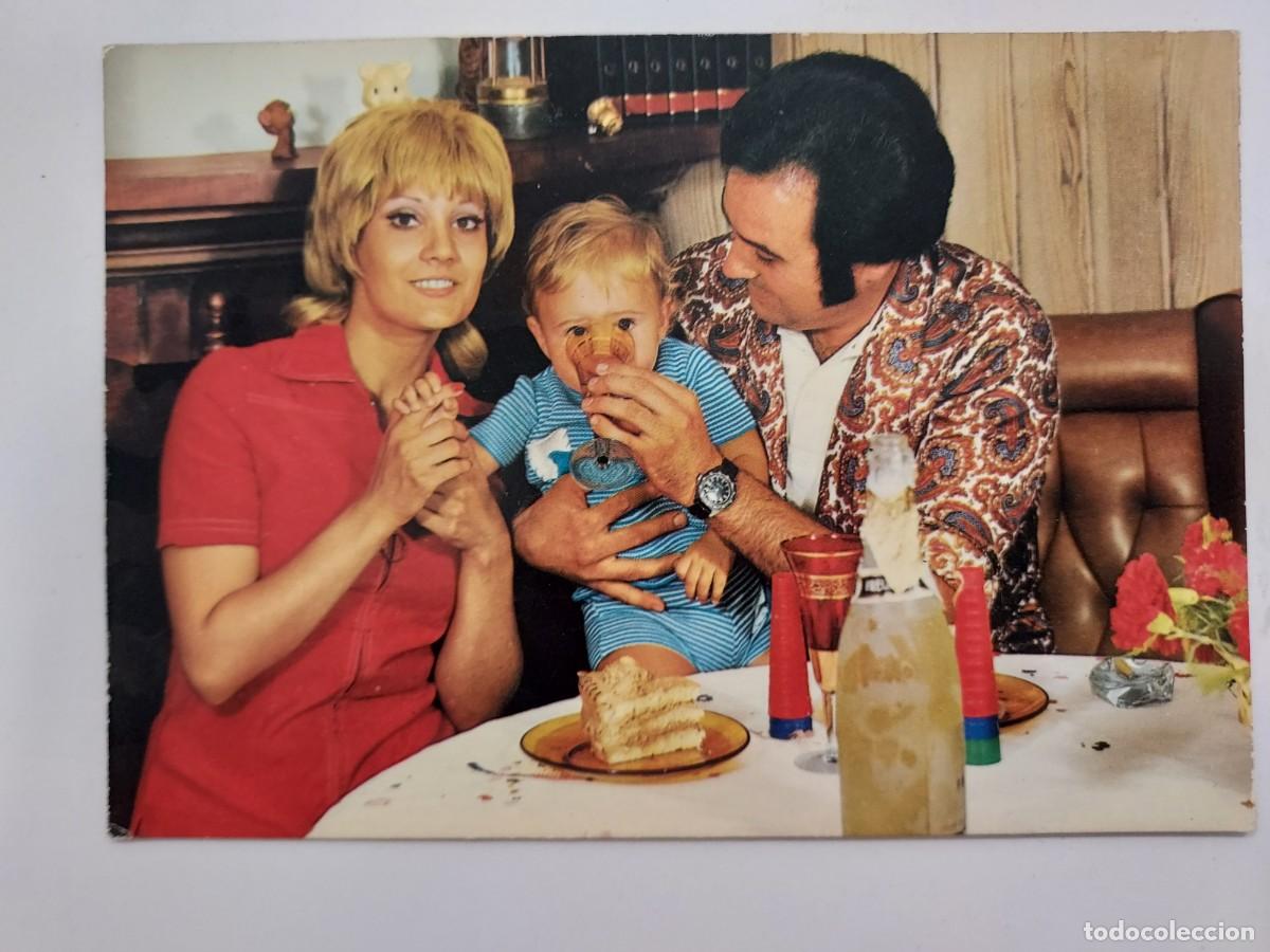 Postales: POSTAL VINTAGE FAMILIA Y BEBE EN CASA TARTA CUMPLEA&Ntilde;OS. SIN CIRCULAR. 1972