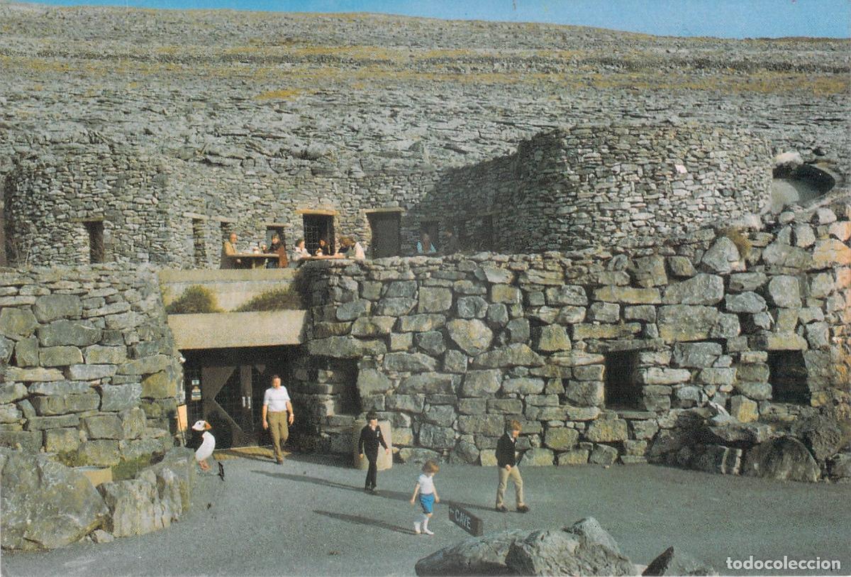 Postales: Postal Cueva Aillwee Condado de Clare, Irlanda - Entrada y Edificio de Piedra - Foto 1