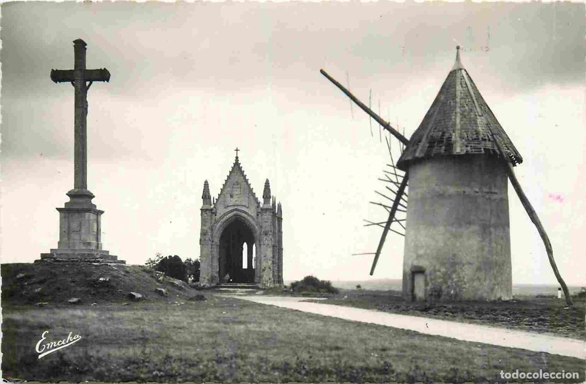 Postkarten: Carte Postale - Moulin &agrave; vent - Les Herbiers - Calvaire Chapelle et vieux Moulin du Mont des Alouett