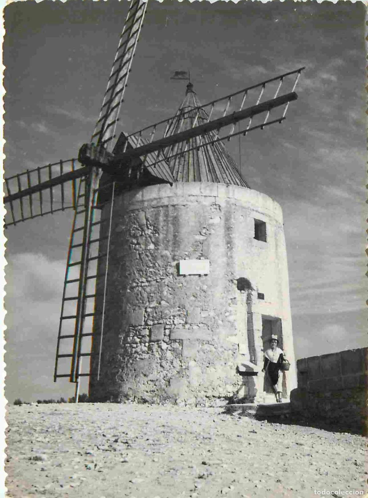 Postkarten: Carte Postale - Moulin &agrave; vent - Fontvieille - Moulin de Daudet - Mireille au Moulin - Anim&eacute;e - Folkl