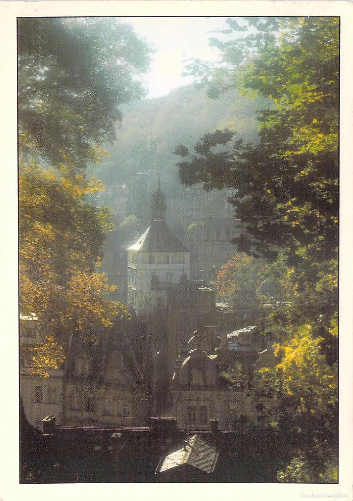 Postales: Postal de Karlovy Vary Chequia, Vista Panor&aacute;mica con Edificios y Bosque - Foto 1