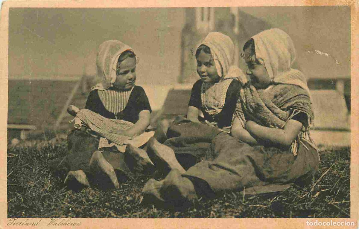 Postkarten: Carte Postale Ancienne - Folklore - Pays-Bas - Zeeland - Walcheren - Anim&eacute;e - Enfants - Poup&eacute;e - CPA